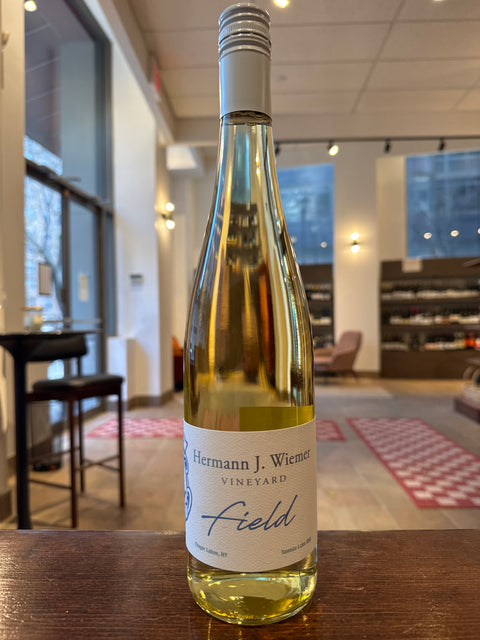 Hermann J Wiemer Field White Table Blend